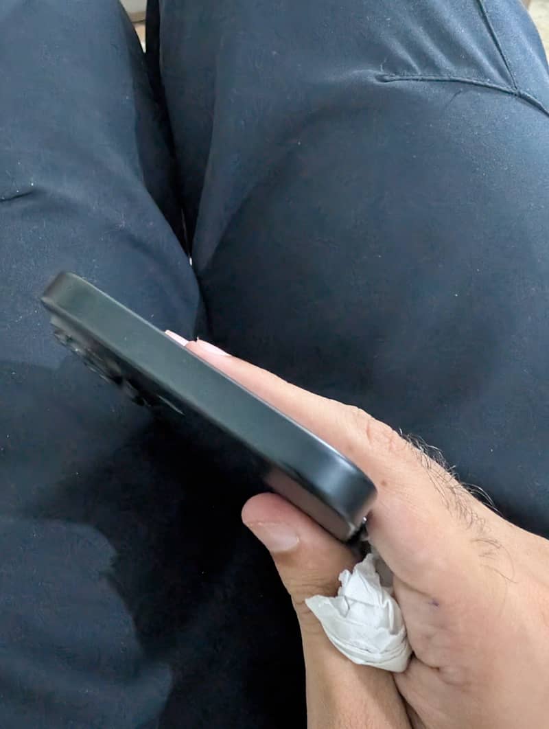 Apple iPhone 16 4
