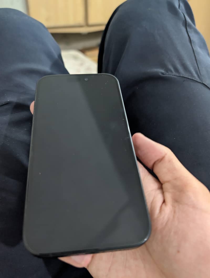 Apple iPhone 16 7