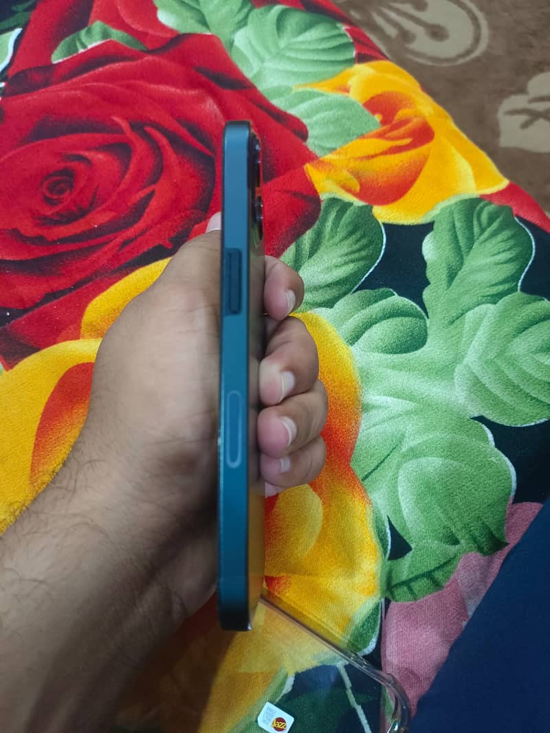 Apple iPhone 13 1