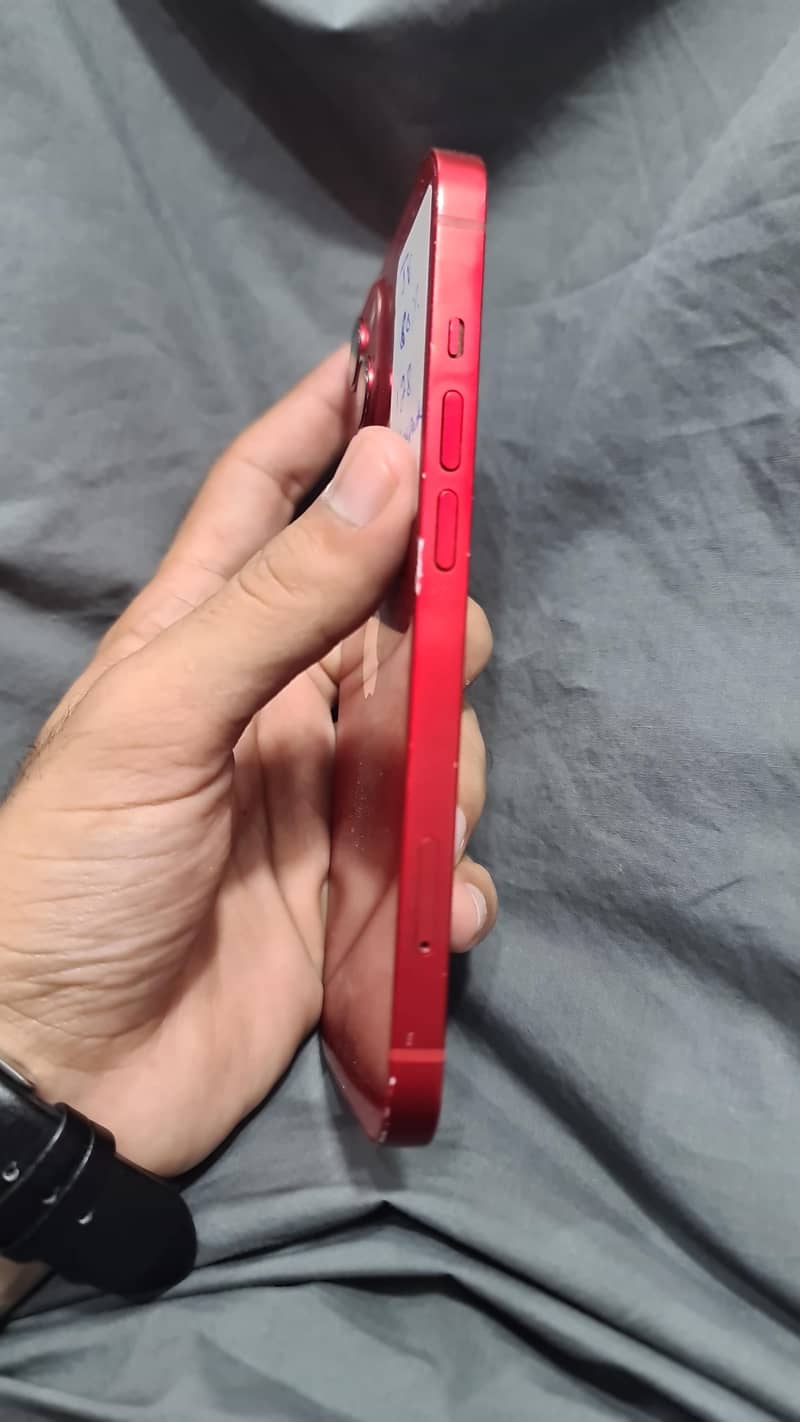 Apple iPhone 13 2