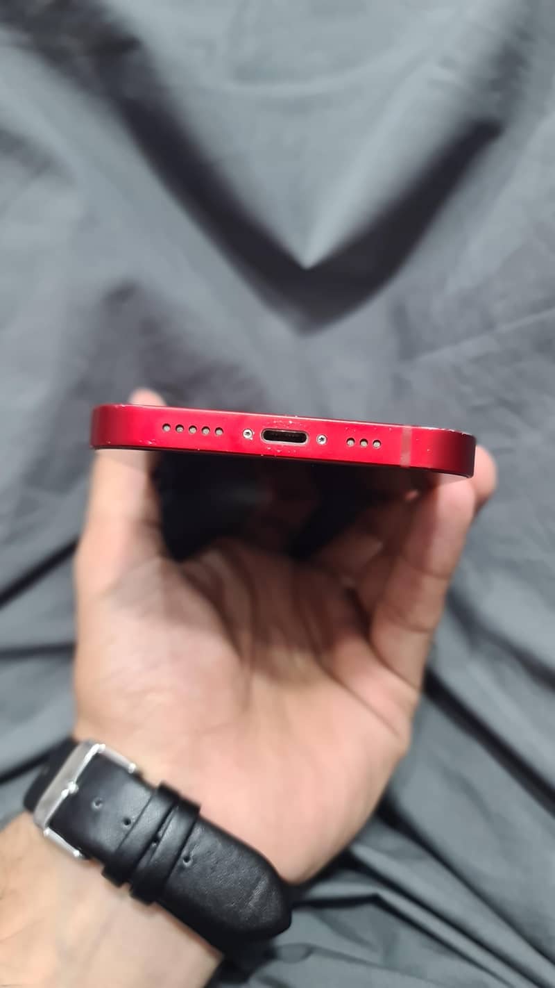 Apple iPhone 13 4