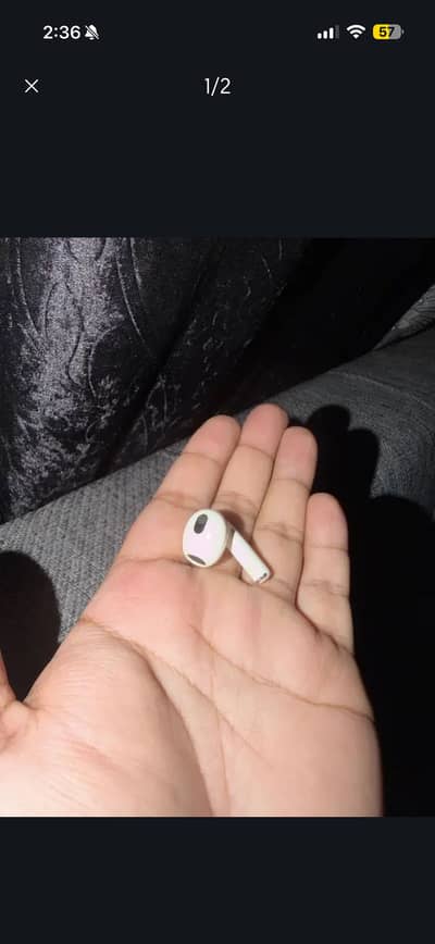 Apple airpods 3 right side