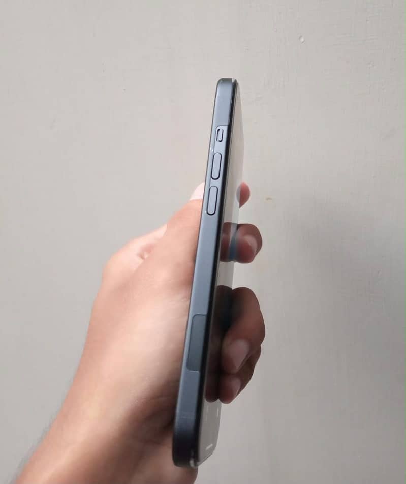 Apple iPhone 15 3