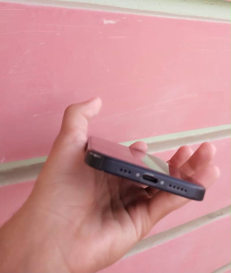Apple iPhone 15 5