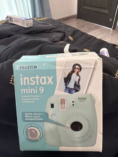 INSTAX POLAROID