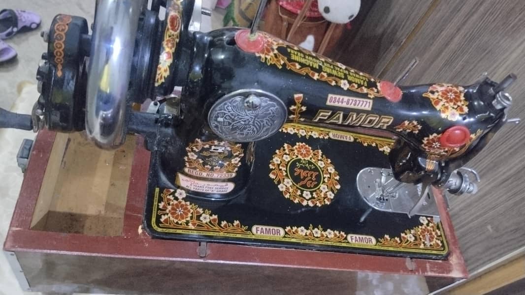 sewing machine good condition 0