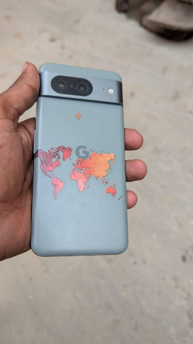 Google Pixel 8 4