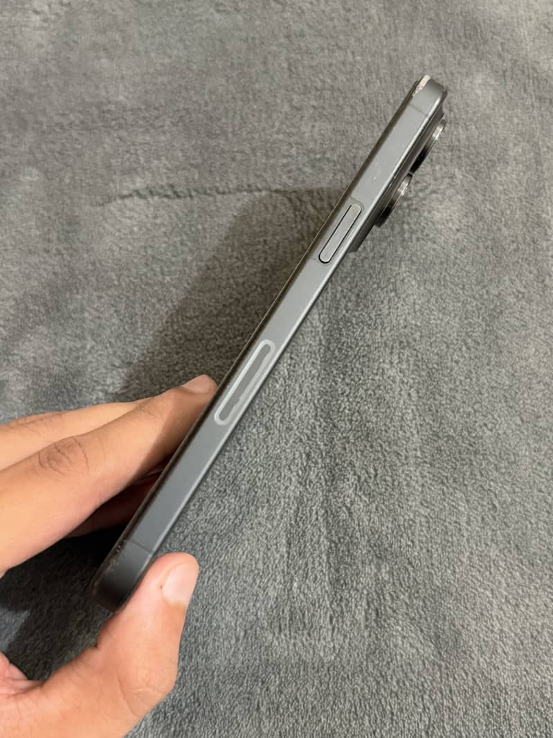 Iphone 15 Pro Max JV 1