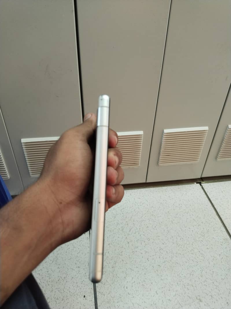 Google Pixel 7a 5
