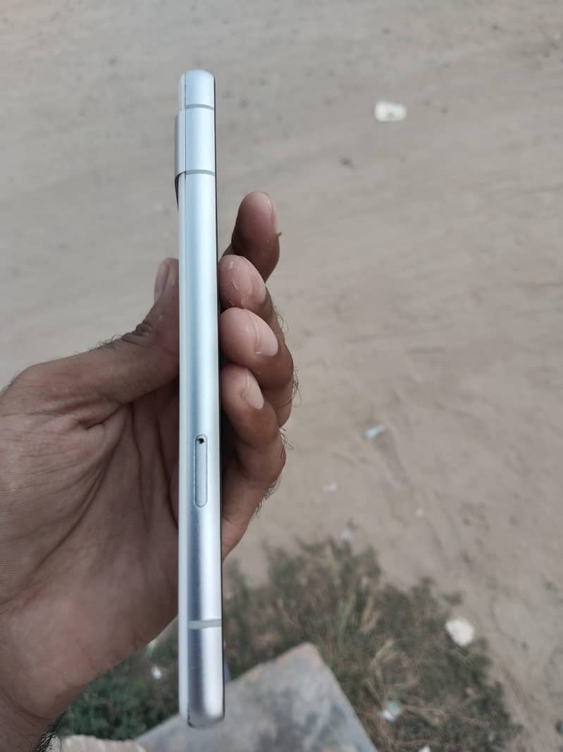 Google Pixel 7a 2