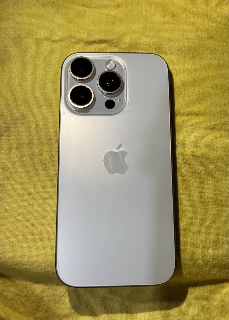 Apple iPhone 16 Pro 3