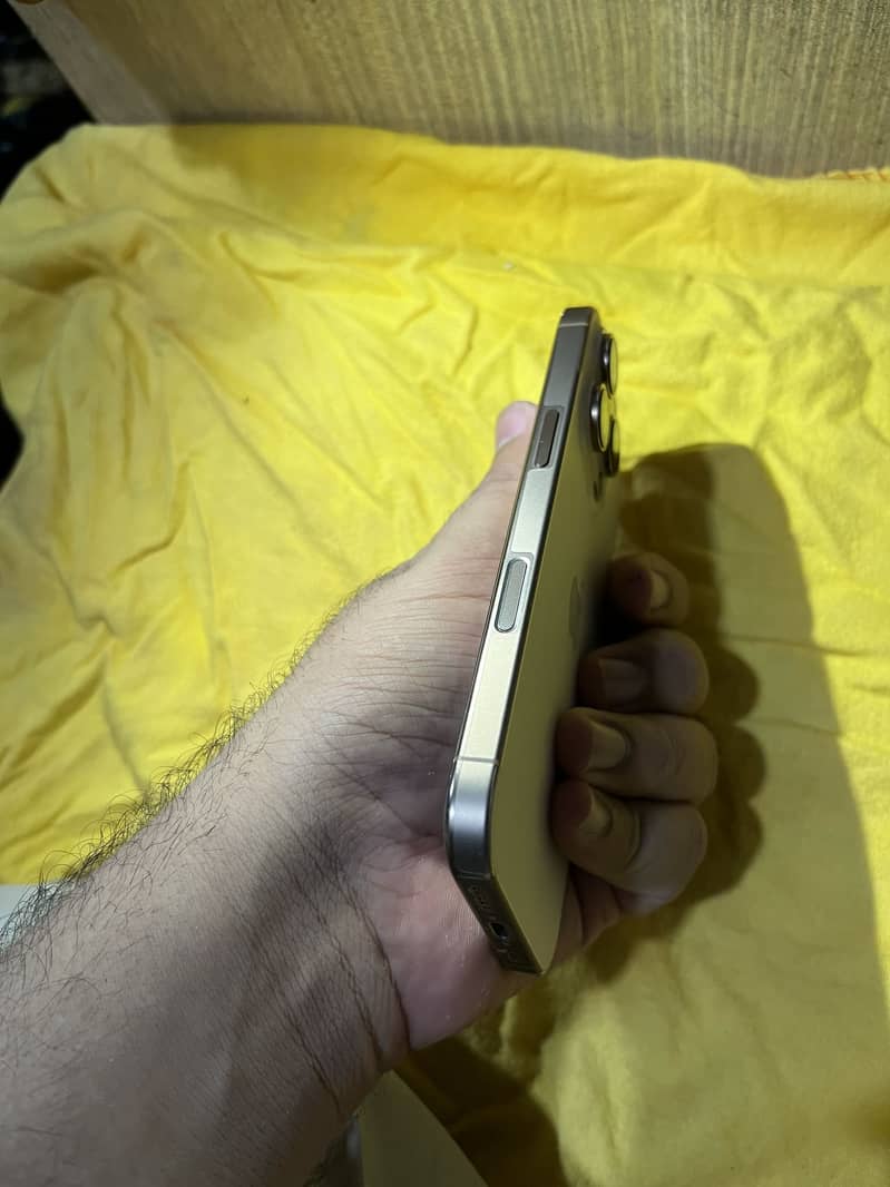 Apple iPhone 16 Pro 5