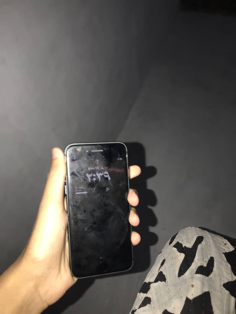 Apple iPhone 8 1