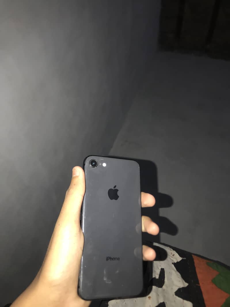 Apple iPhone 8 3