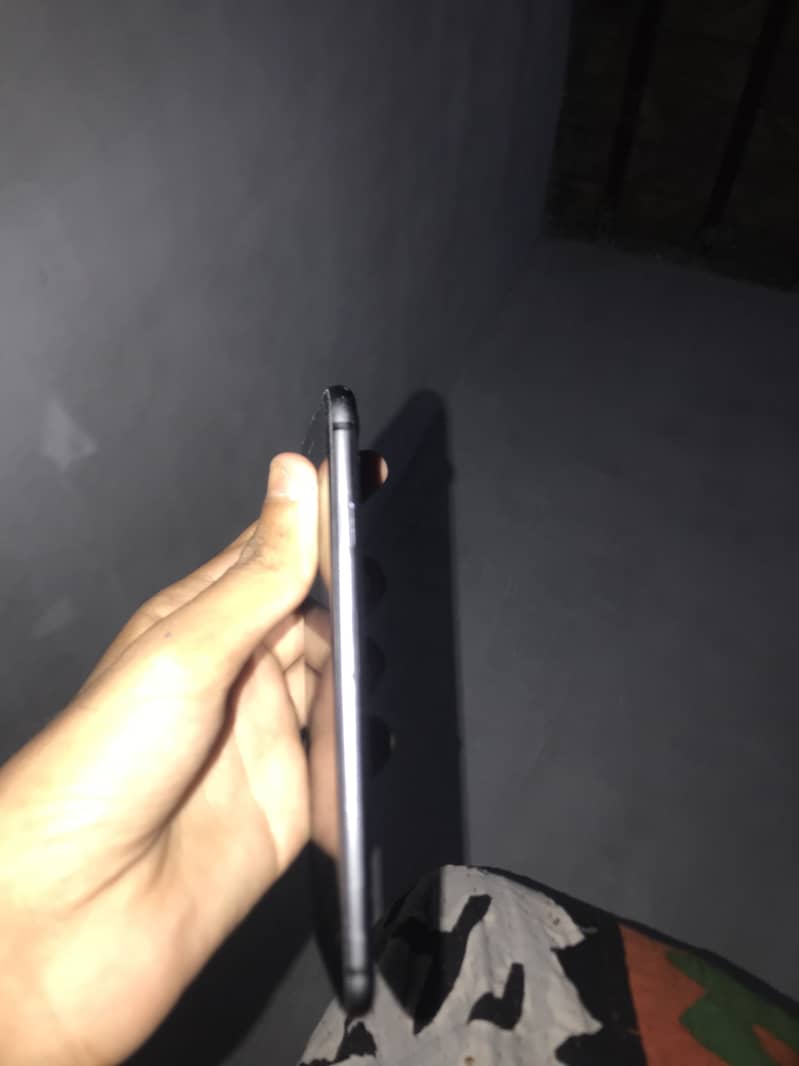 Apple iPhone 8 5
