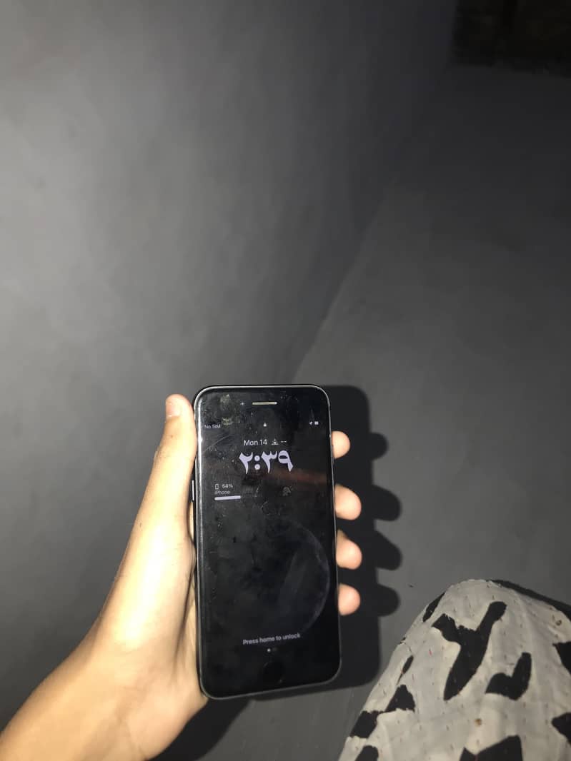 Apple iPhone 8 6