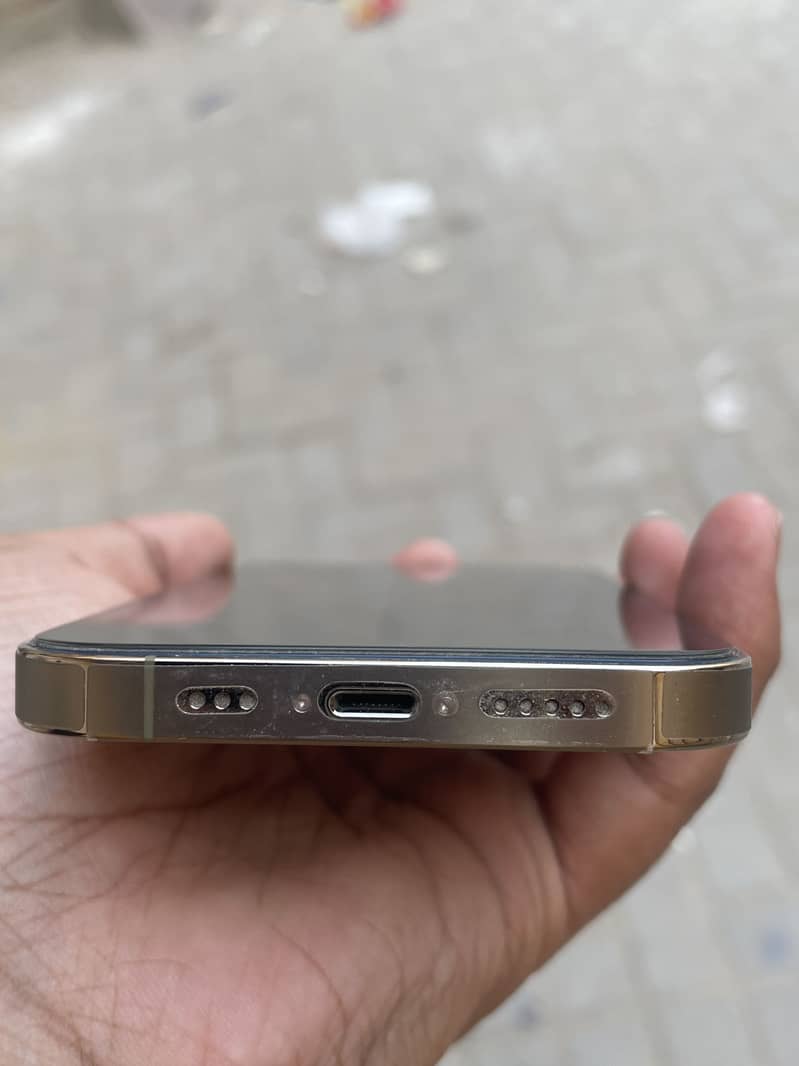 Apple iPhone 14 Pro 3