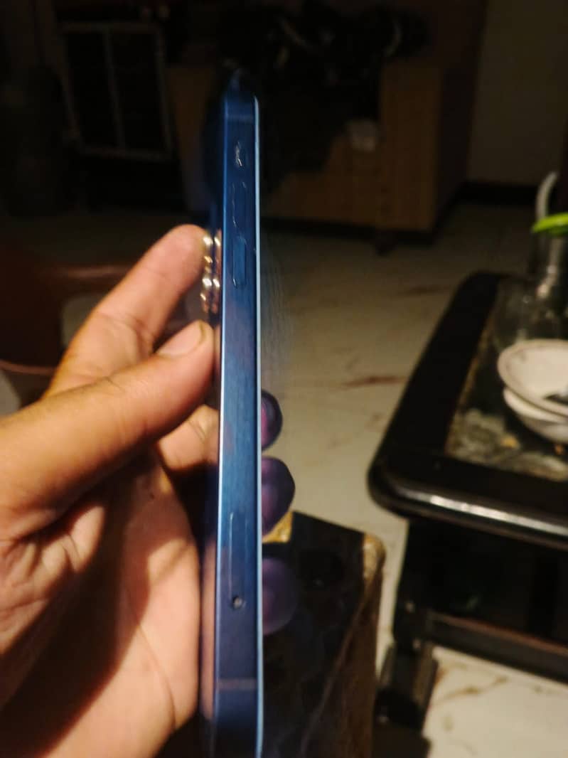 Apple iPhone 12 2