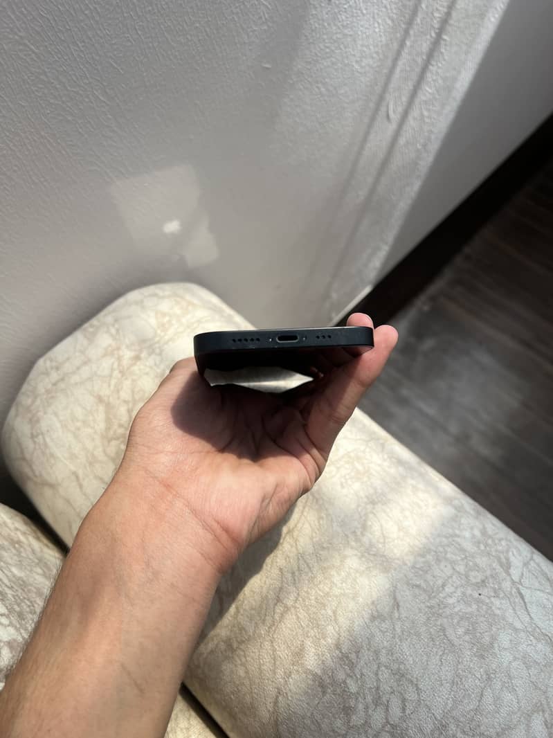 iPhone 14 2