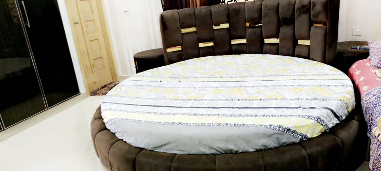 round bed 1