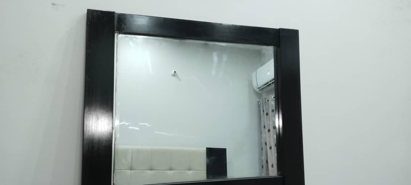 dressing table with mirror 1