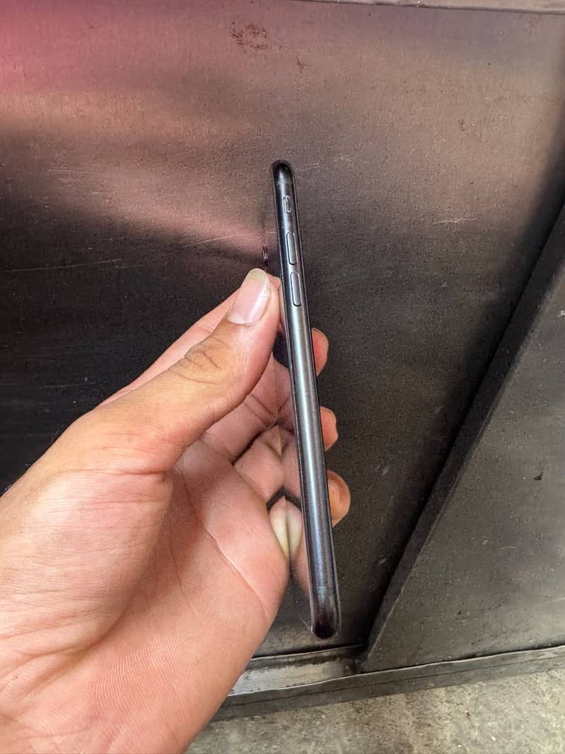 Apple iPhone SE 4