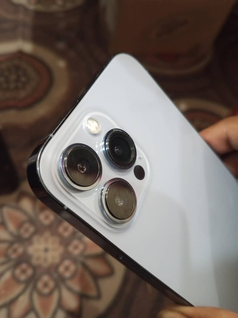 Apple iPhone 13 Pro Max 6