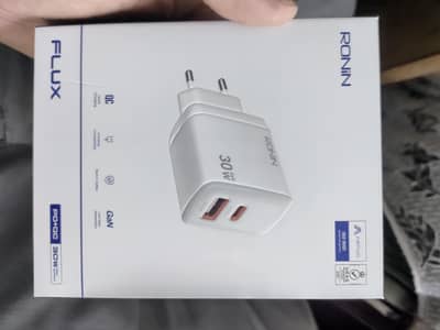 Ronin 30W Dual Port Fast Charger – Brand New (Open Box) Original