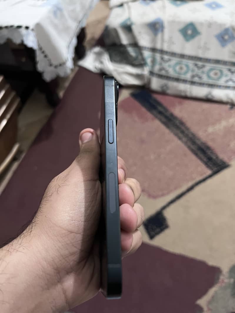 Apple iPhone 14 3