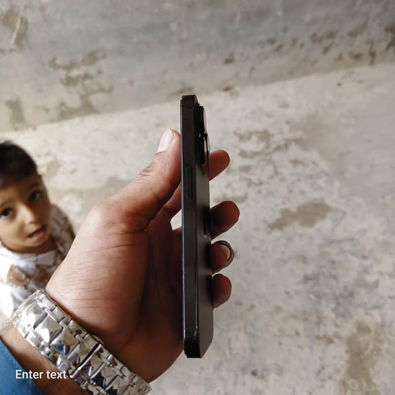 Apple iPhone 14 3
