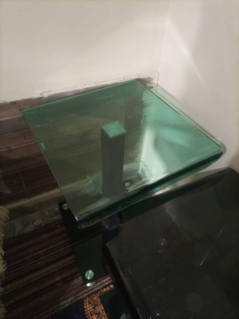 2 mirror tables 2