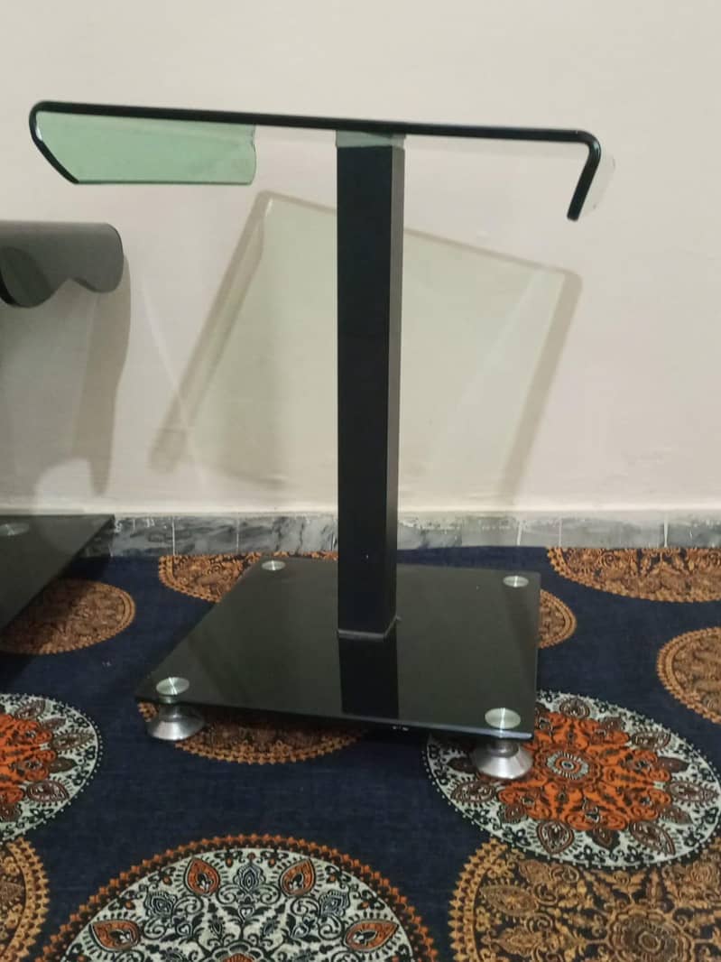 2 mirror tables 3