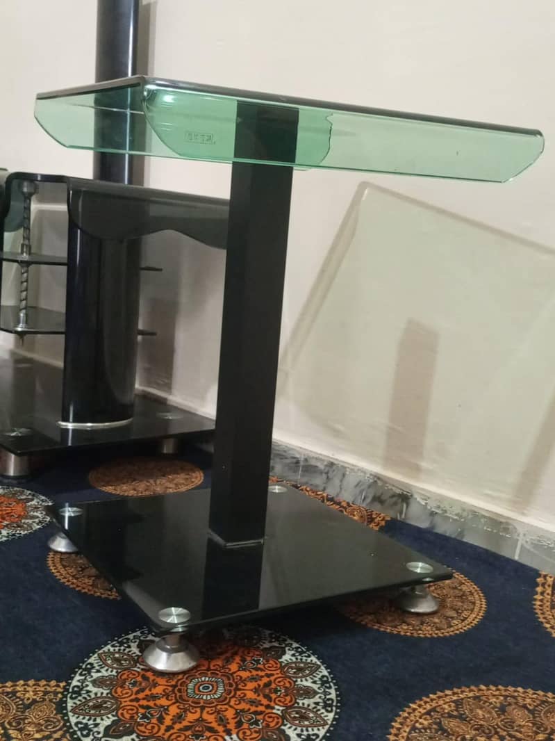 2 mirror tables 4