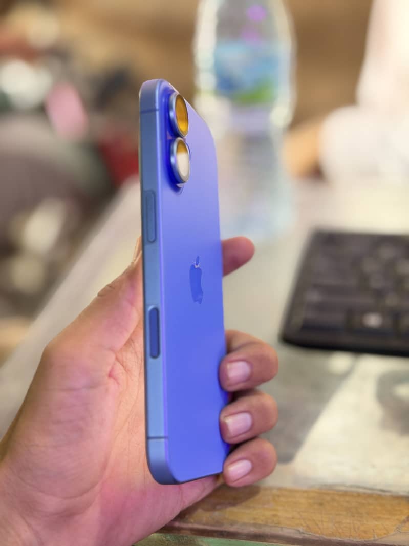 Apple iPhone 16 1