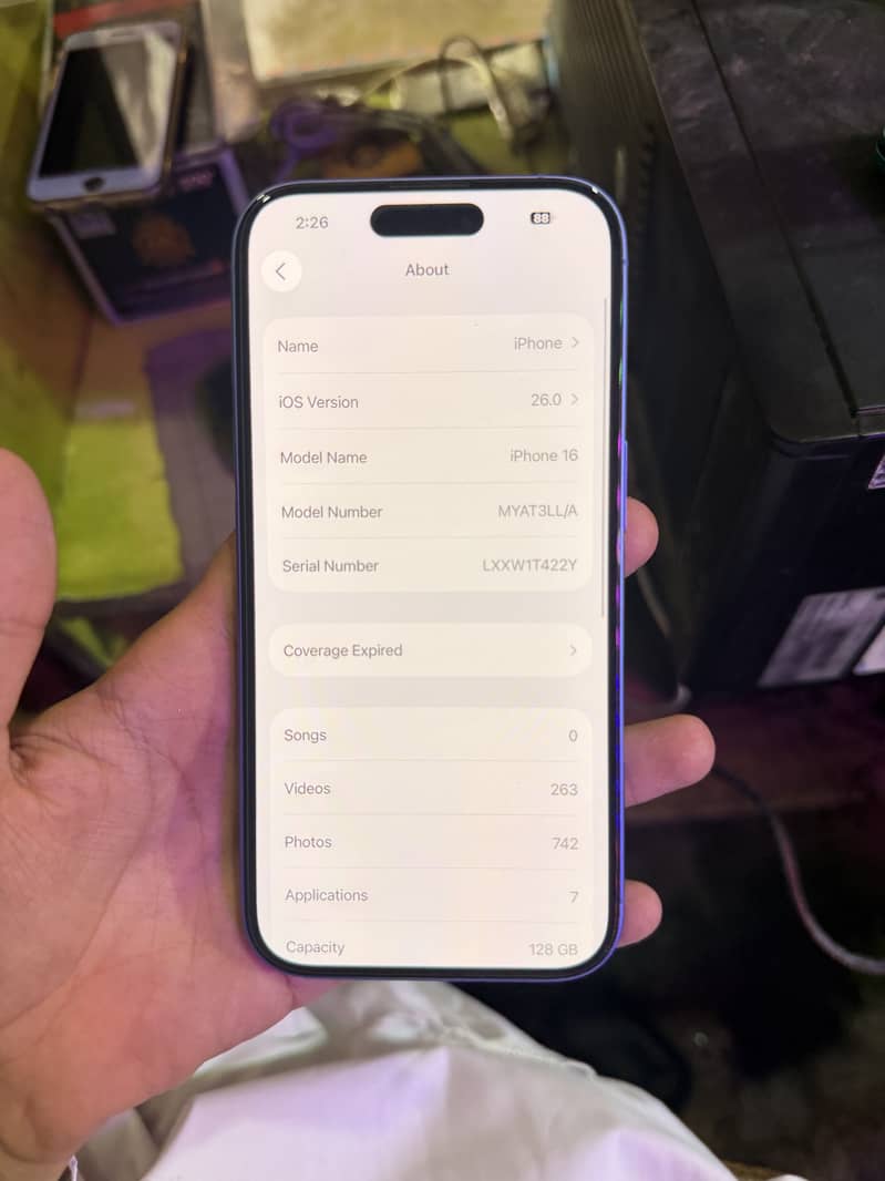 Apple iPhone 16 2