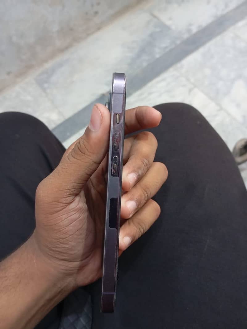 Apple iPhone 14 Pro 2