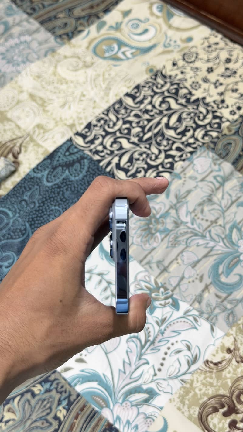 Apple iPhone 13 Pro 3
