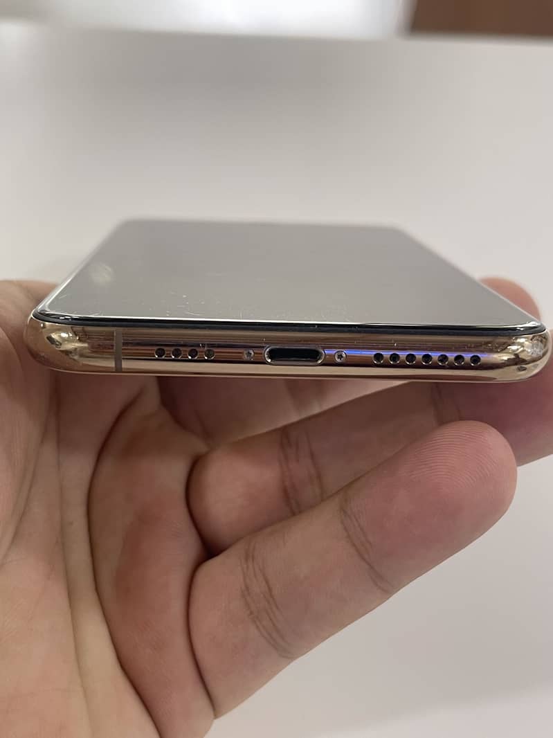 Apple iPhone 11 Pro Max 1