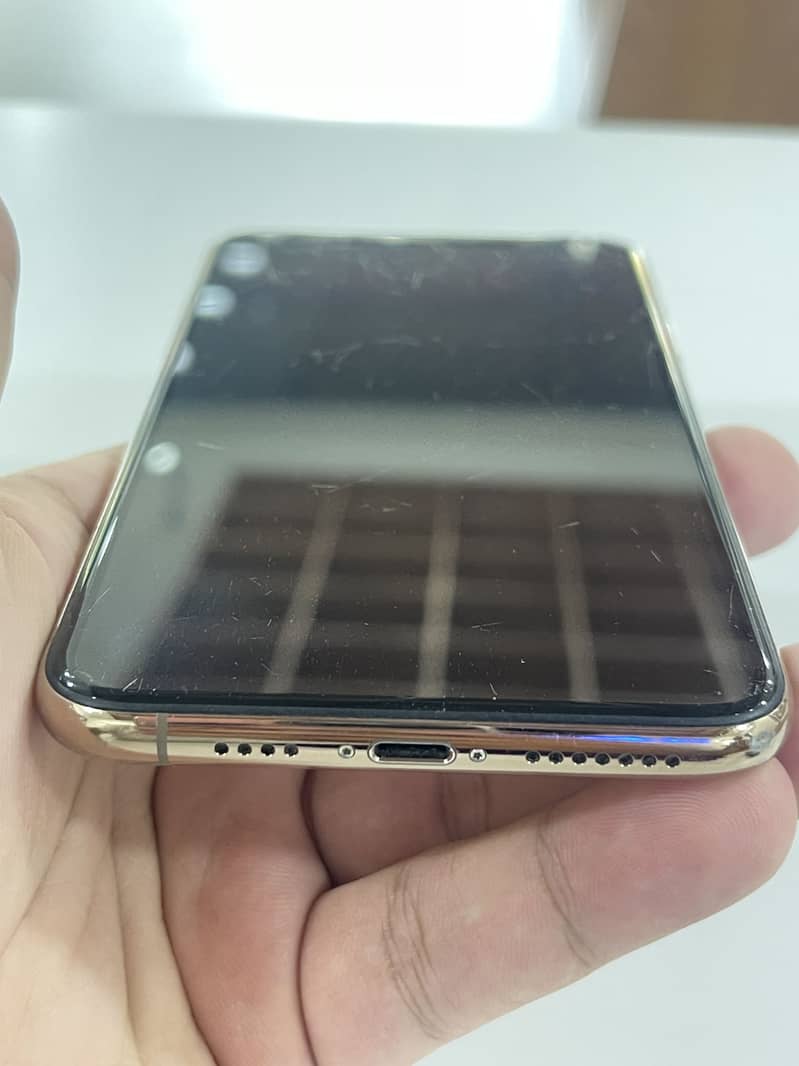 Apple iPhone 11 Pro Max 3