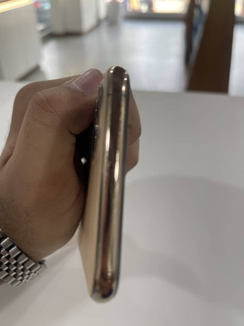 Apple iPhone 11 Pro Max 5