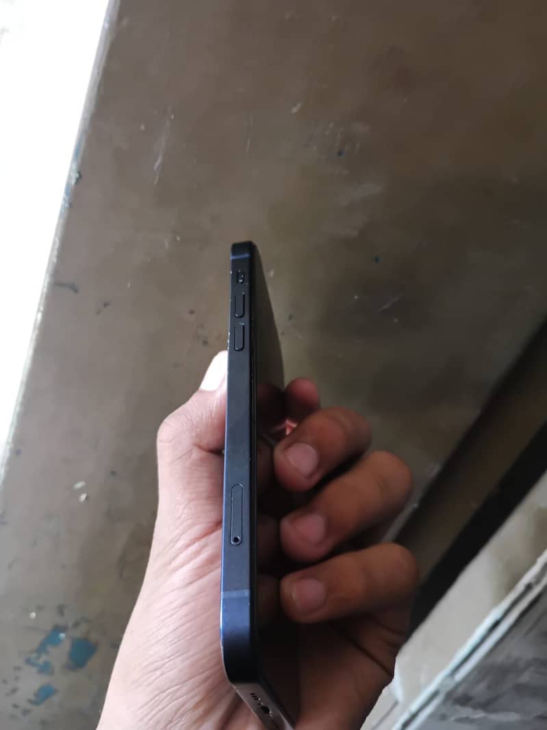 Apple iPhone 12 5