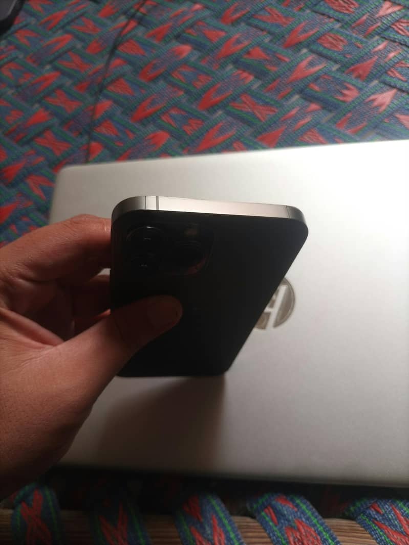 Apple iPhone 13 Pro Max 4