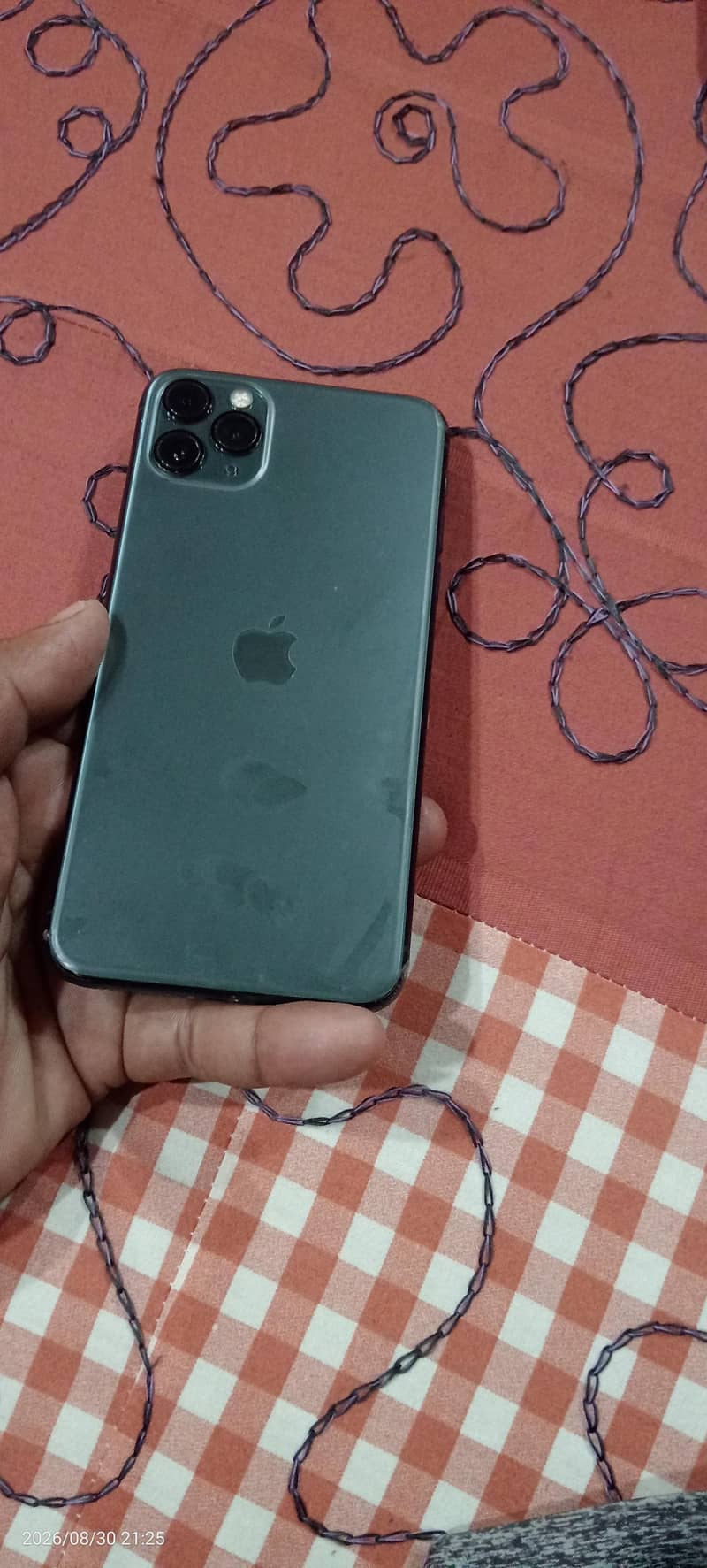 Apple iPhone 11 Pro Max 4