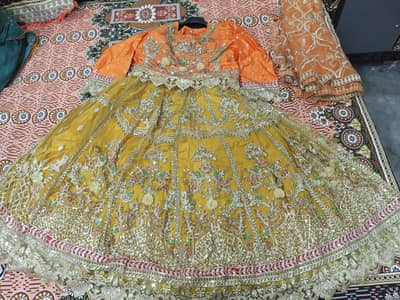 Mehndi lehnga