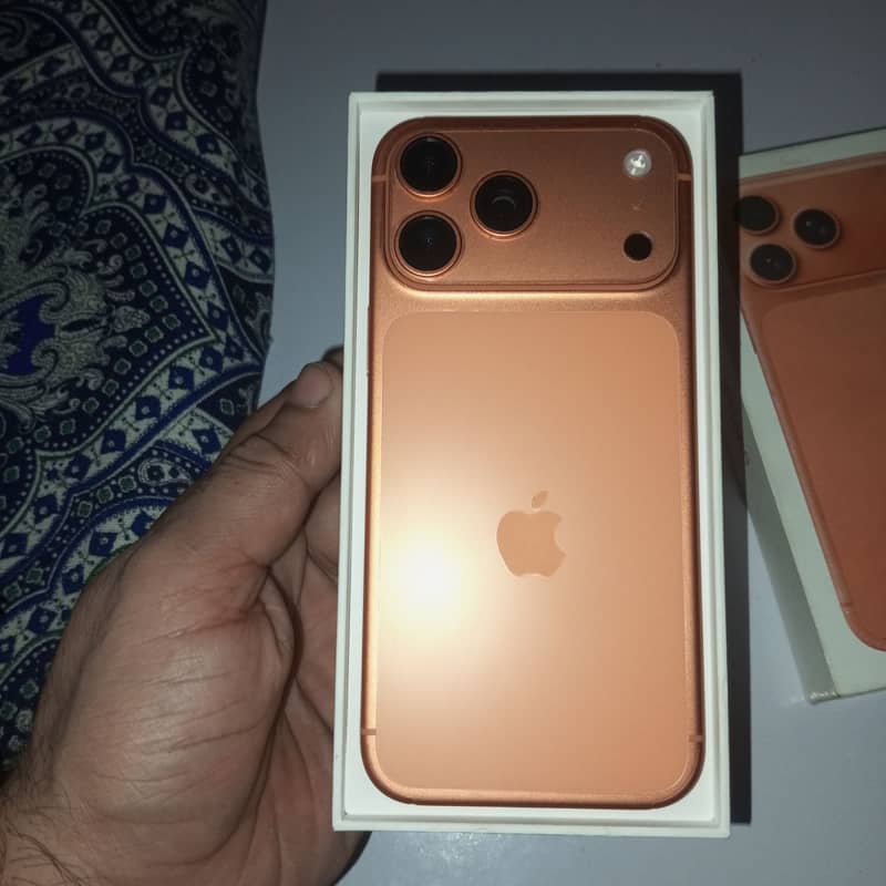 Apple iPhone 17 Pro Max 1