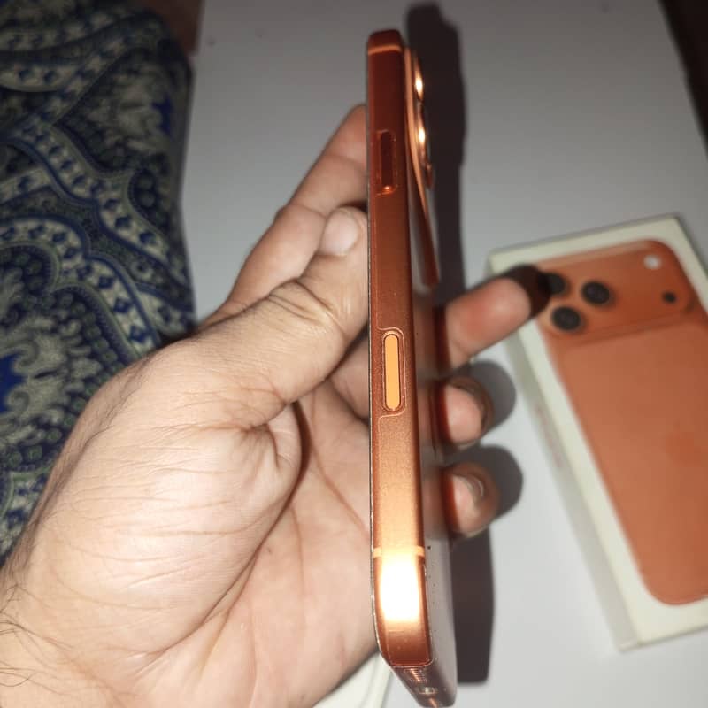 Apple iPhone 17 Pro Max 5
