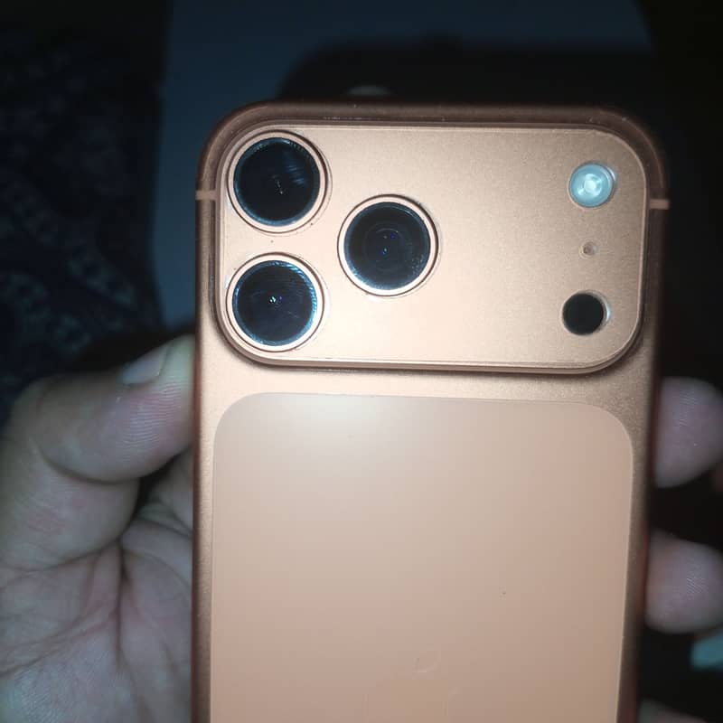 Apple iPhone 17 Pro Max 7