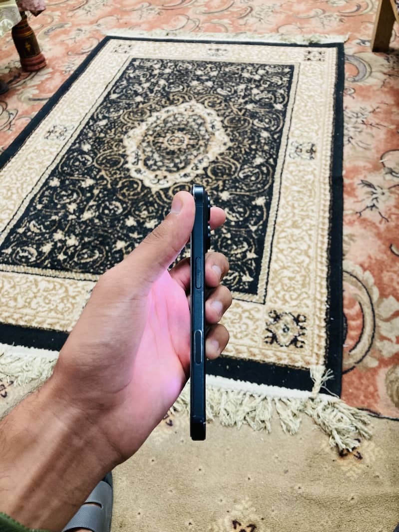 Apple iPhone 16 1