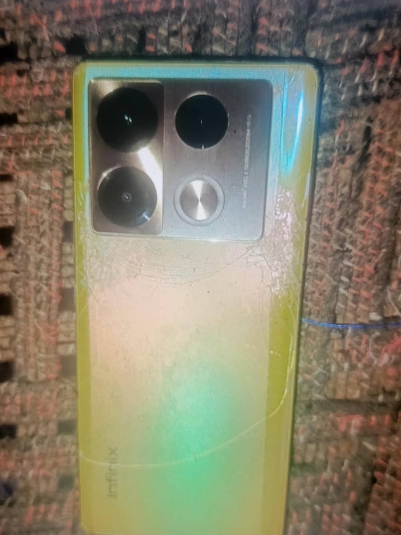 Infinix Note 40 Pro 0