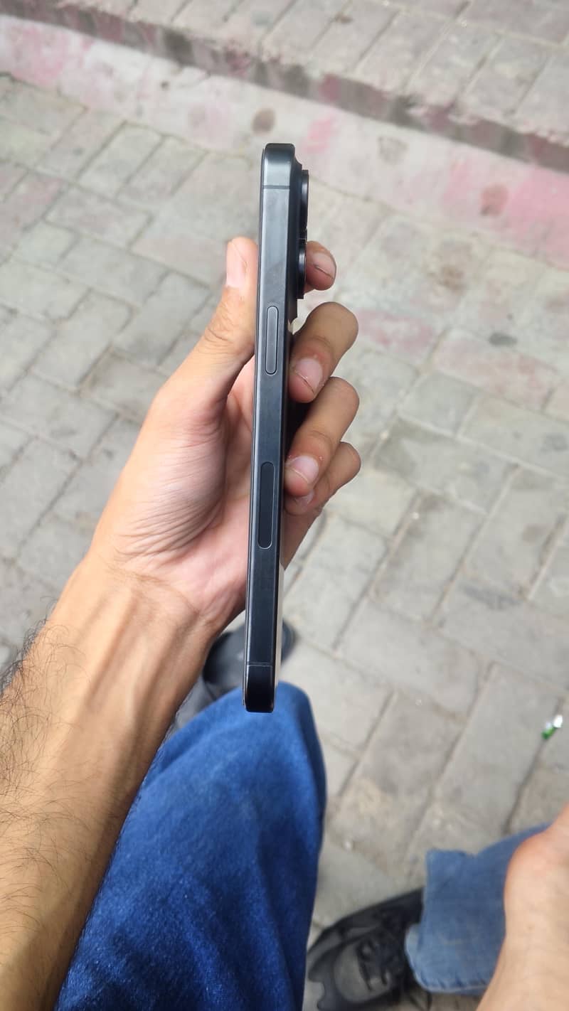 Apple iPhone 15 Pro Max JV 1
